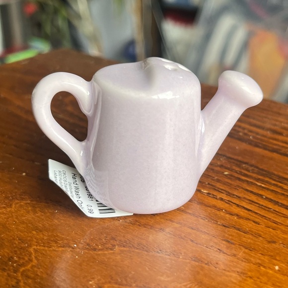 Set of Cracker Barrel Watering Can Salt and Pepper Shakers - Picture 6 of 7